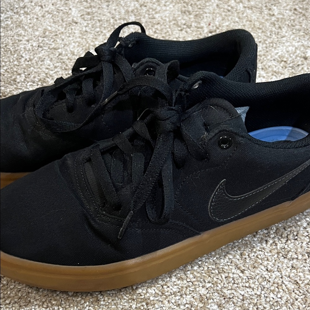 Nike SB Men's Black and Brown Sneakers